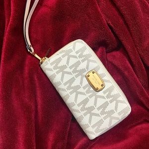 🌺MICHAEL KORS Wristlet Wallet🌺